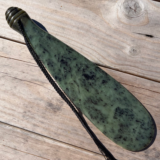 Pounamu mere hand-carved from South Westland Inanga pounamu (greenstone). Front.