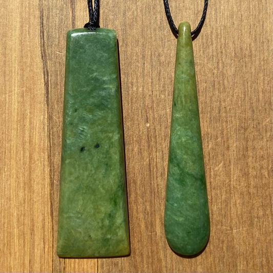 Toki and roimata pendant set hand-carved from New Zealand Marsden Flower Jade/ pounamu (greenstone). Front.