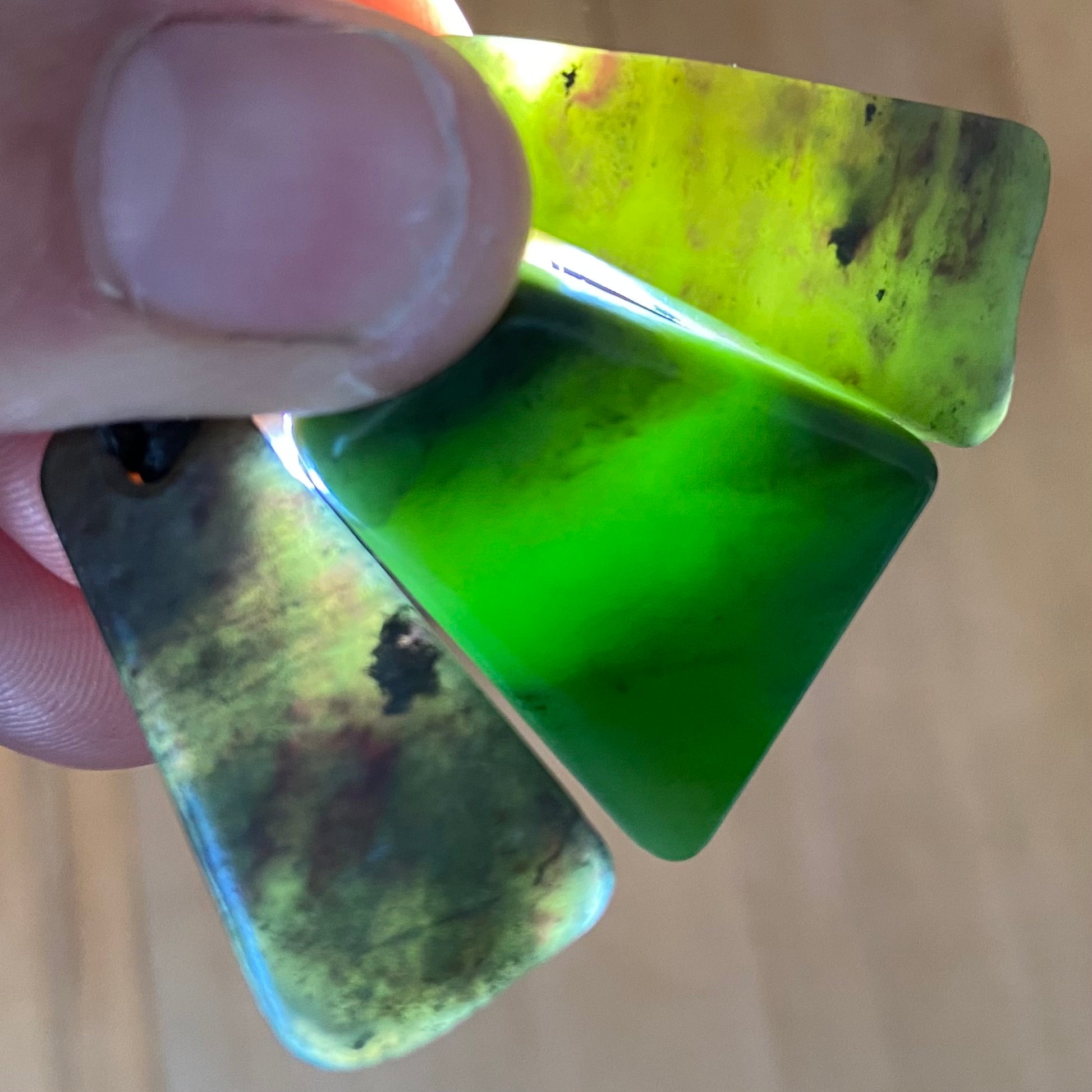 Tumbled NZ Pounamu pendants, bulk set of 10 pieces. Translucency.
