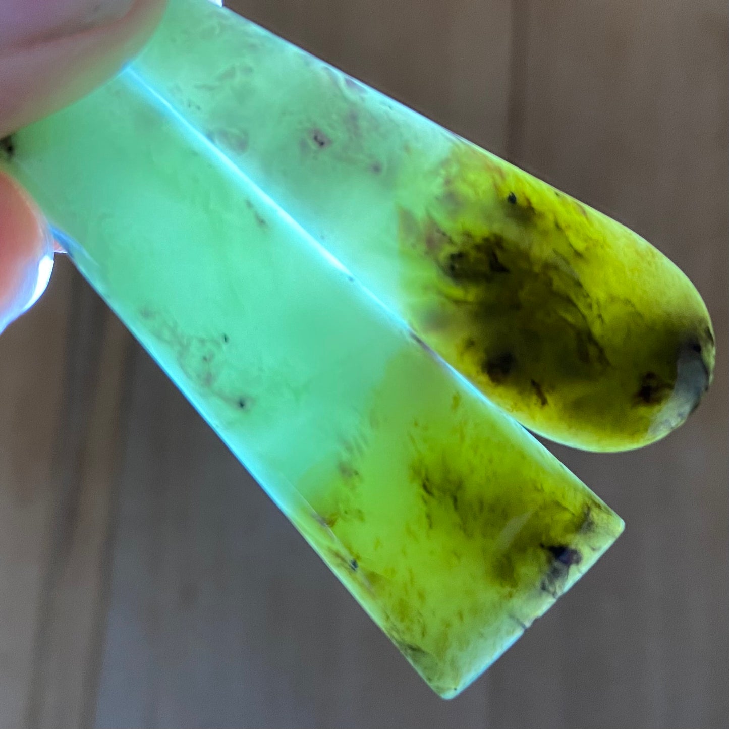 Toki and roimata pendant set hand-carved from New Zealand inanga pounamu (greenstone). Translucency.